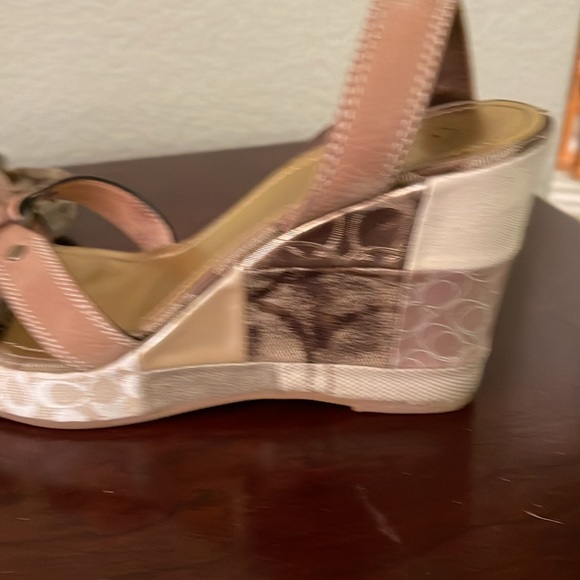 COACH  SHORES SIZE 7.5 - Picture 9 of 16